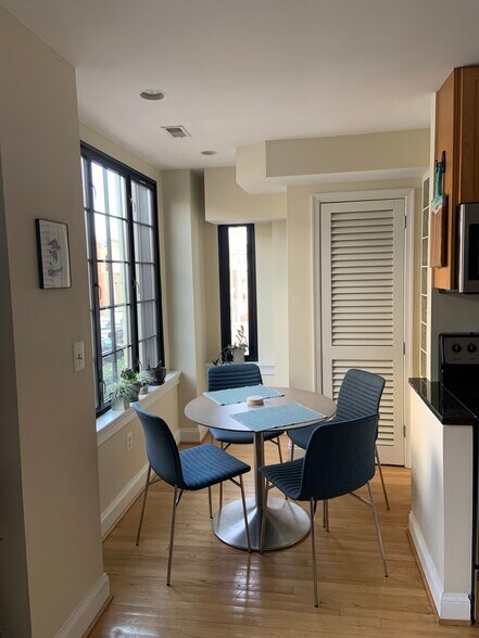 Dining area - 1701 16th St NW