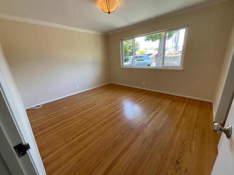 Bedroom #1 - 1822 Roosevelt Ave