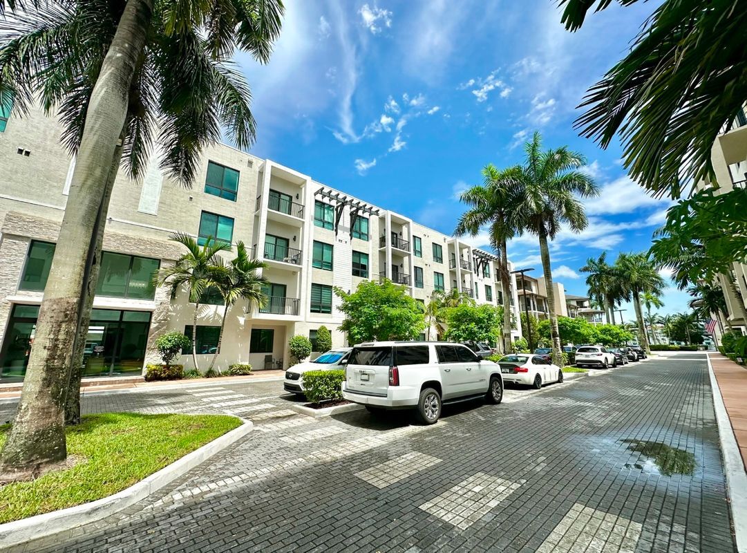 Building Photo - 4670 NW 84th Ave