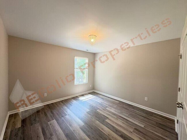 Building Photo - 1208 Golden Eagle Dr