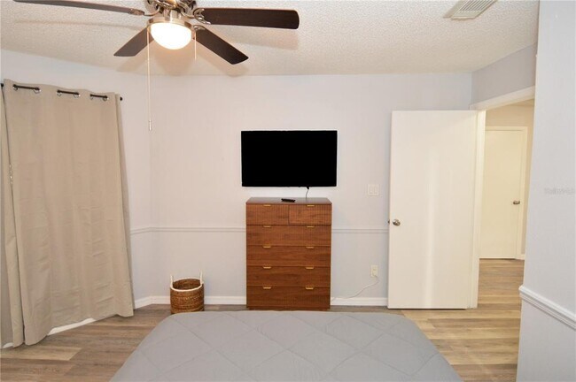 Building Photo - 8754 Mallard Reserve Dr