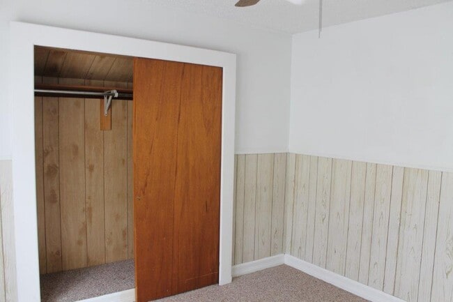 Building Photo - 471 Elm Ave