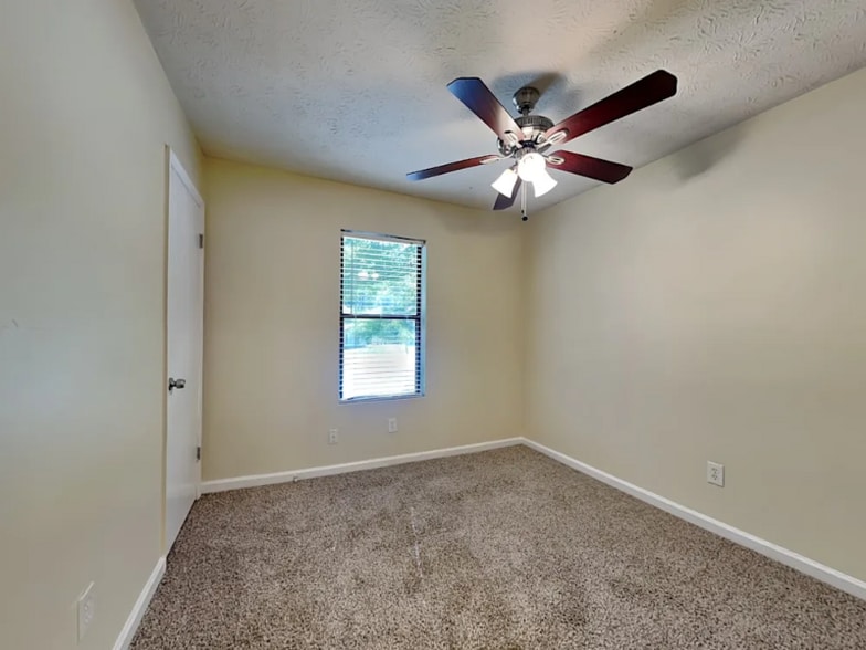 Building Photo - 937 Bermuda Ct