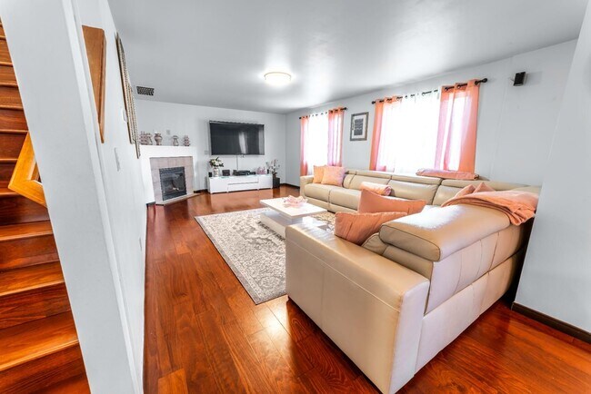 Building Photo - Lynnwood Home