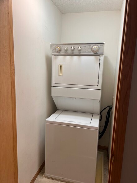In unit laundry on upper level - 2151 Cleveland Way S