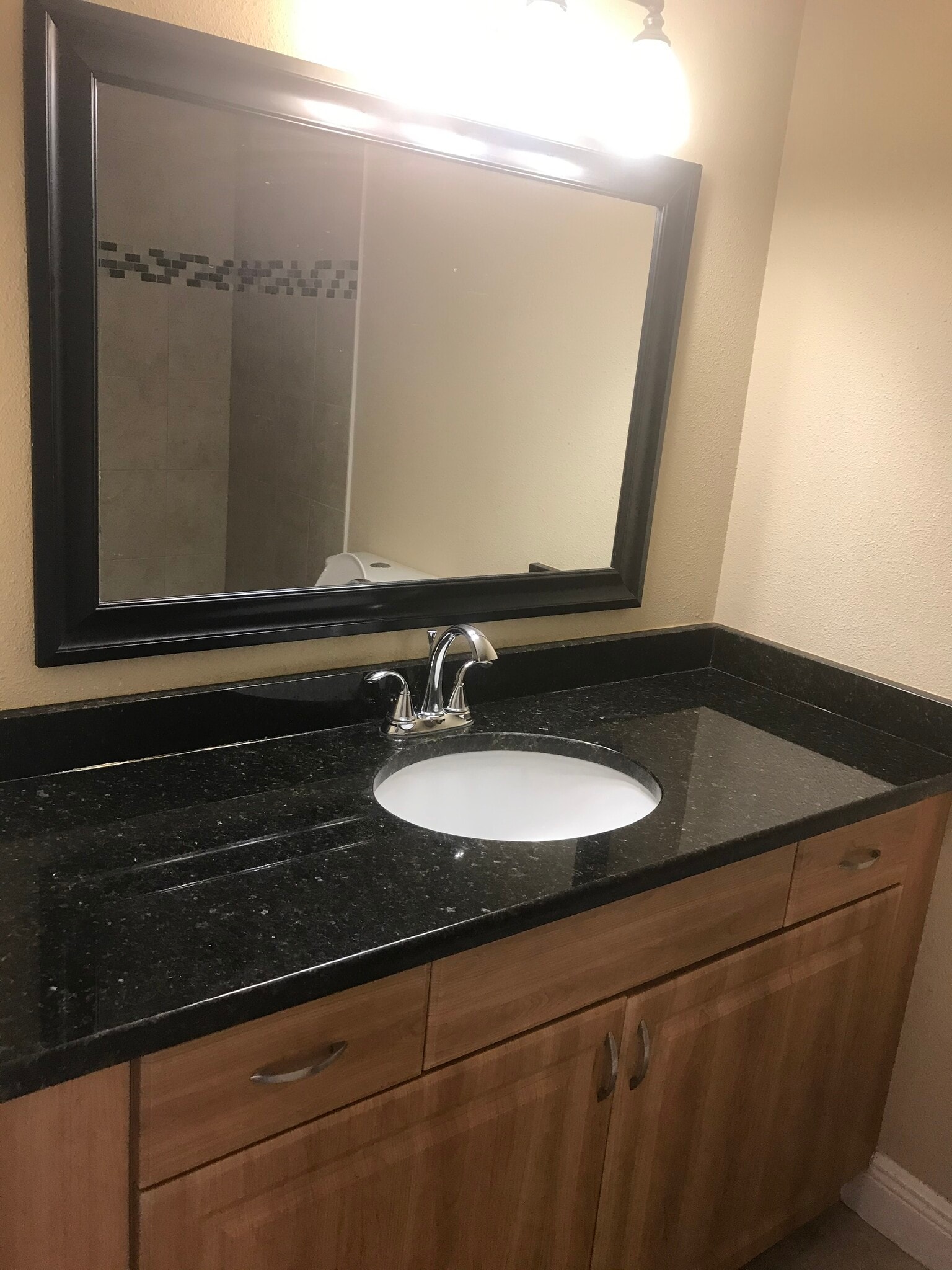 Building Photo - 2469 Twin Dr