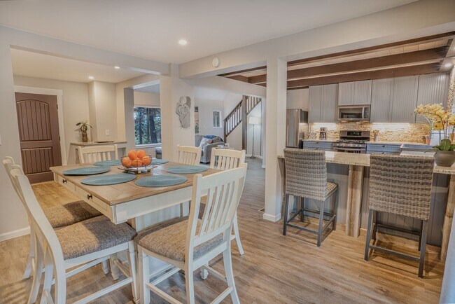 SKI LEASE: Family Home with 1-Car Garage, Gas Fireplace, Bonus Room, Near Northstar - SKI LEASE:  Family Home with 1-Car Garage, Gas Fireplace, Bonus Room, Near Northstar