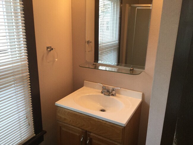 Building Photo - 1749 N Franklin Pl