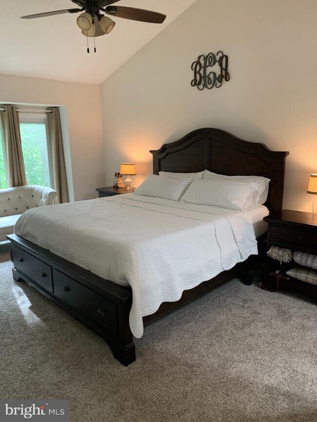 Building Photo - 15524 Royal Crescent Ct