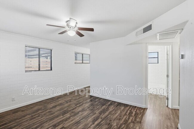 Building Photo - 4150 N 25th St