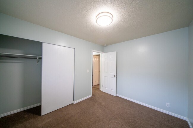 Building Photo - 1784 N 600 E