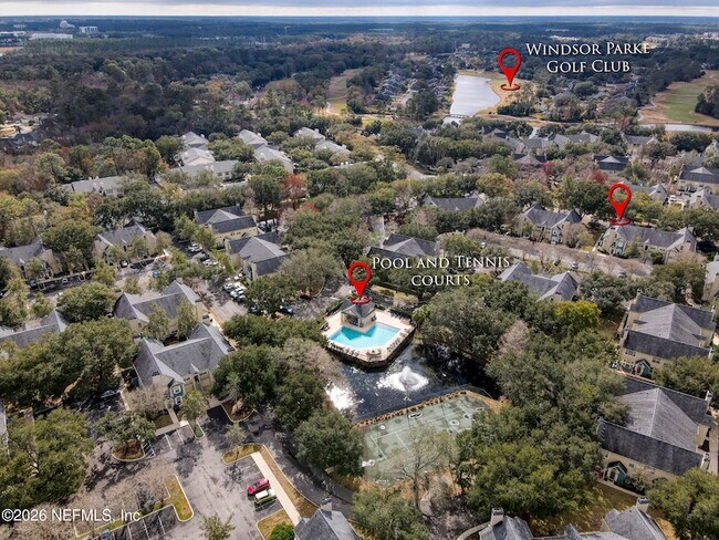 Building Photo - 13703 Richmond Park Dr N