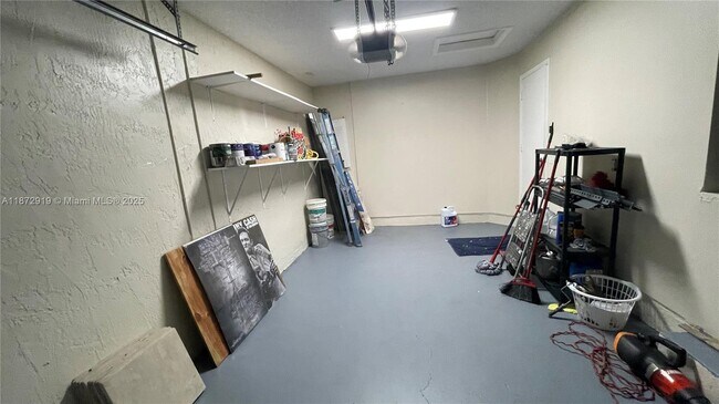 Building Photo - 6952 SW 148 Ln