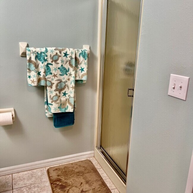 Building Photo - Beautiful Waterfront 2/2 Furnished Home Available April 2024