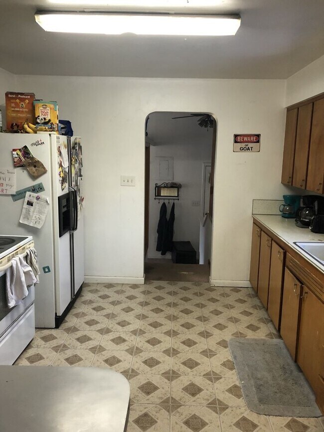 Building Photo - 910 Bungalow Ct