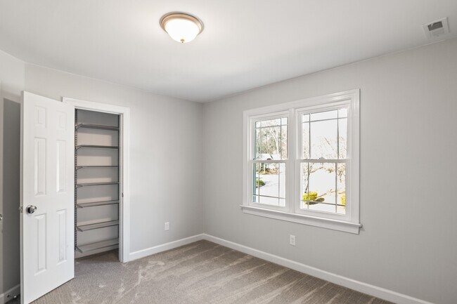 Building Photo - 309 Caraway Ln