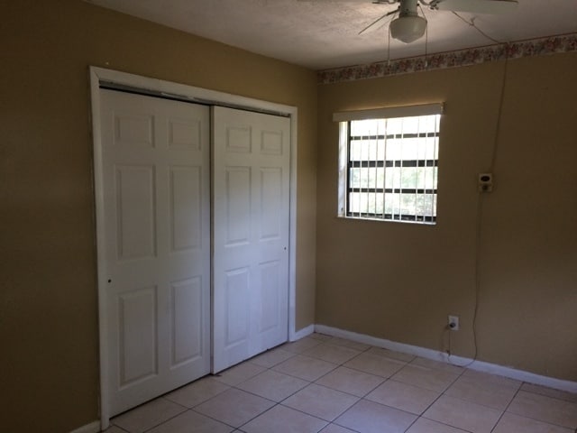 Building Photo - Large 6-2 house with new central air