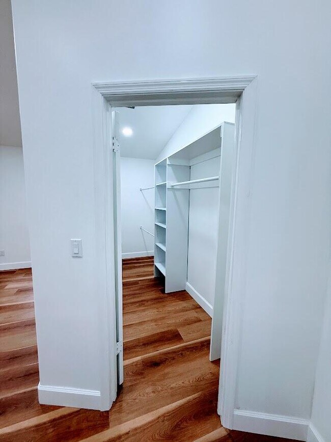 Building Photo - 465 SE Naranja Ave