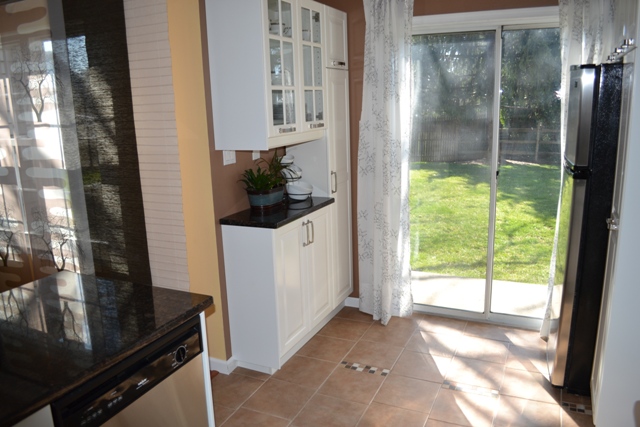 Kitchen - 84 Hunt Dr