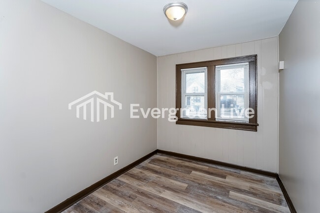 Building Photo - 5147 N 58th St