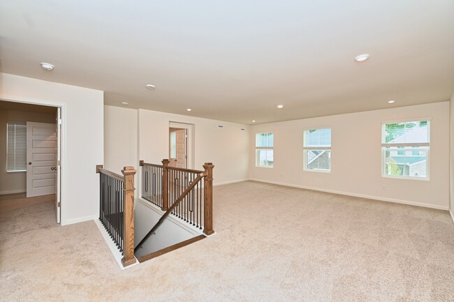 Building Photo - 5373 Bellflower Hls