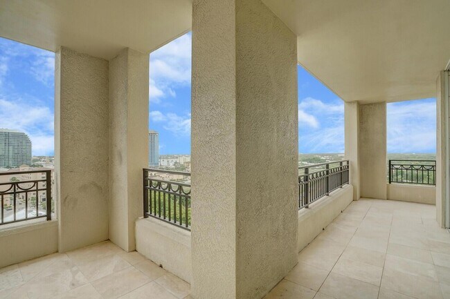 Building Photo - 550 Okeechobee Blvd