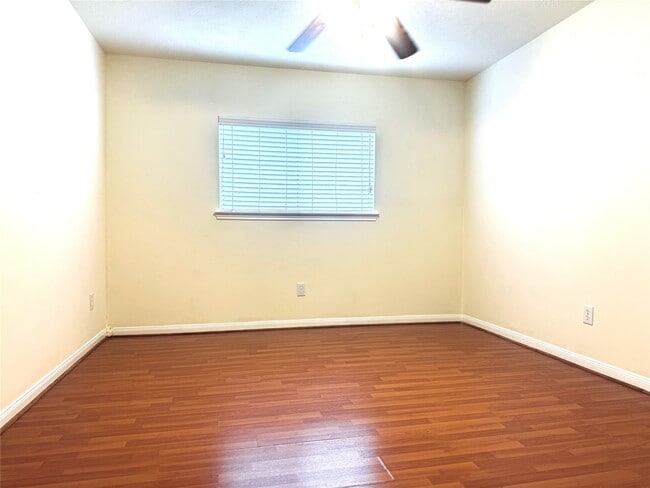 Building Photo - 3623 Pine Valley Dr