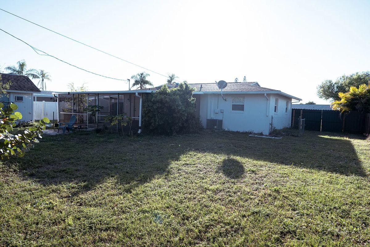 Building Photo - 6671 Fiesta Way