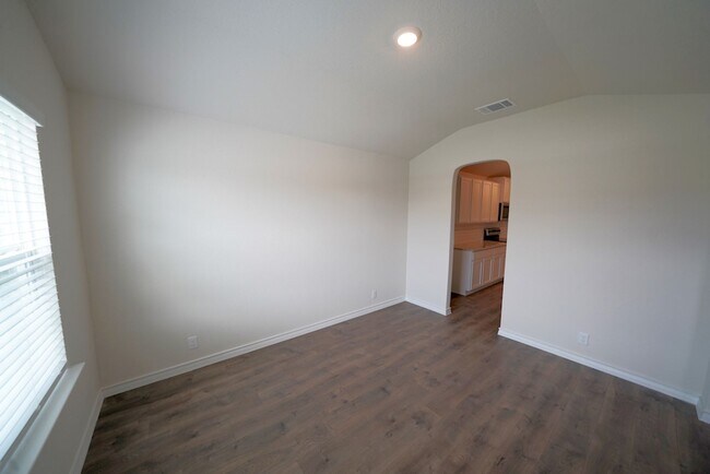 Building Photo - Newly Built Home in Red River Ranch Neighborhood of Cibolo, TX Realtor Commission: $500