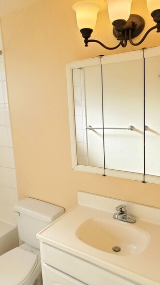 Building Photo - 918 S Logan St