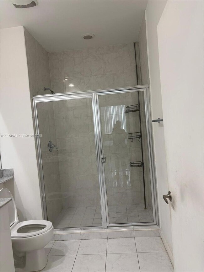 Building Photo - 18800 NE 29th Ave