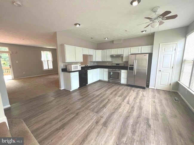 Building Photo - 7027 Cradlerock Farm Ct
