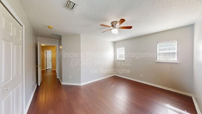 Building Photo - 1063 Collinswood Dr W