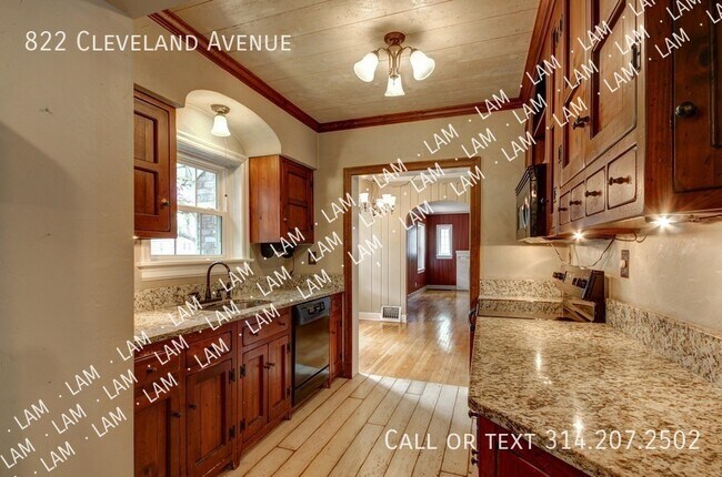 Building Photo - 822 Cleveland Ave