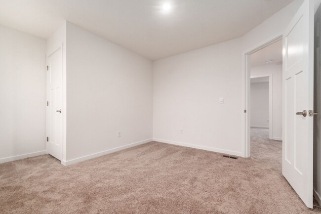 Building Photo - 144 Dusky Willow Dr