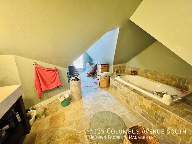 Building Photo - 5125 Columbus Ave S