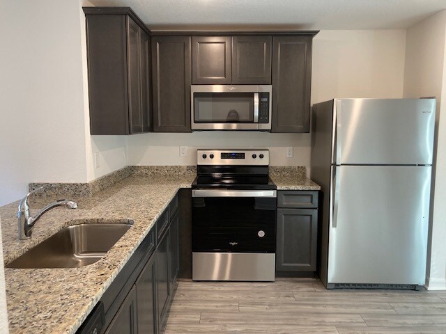 Building Photo - 11 Ripcord Ln