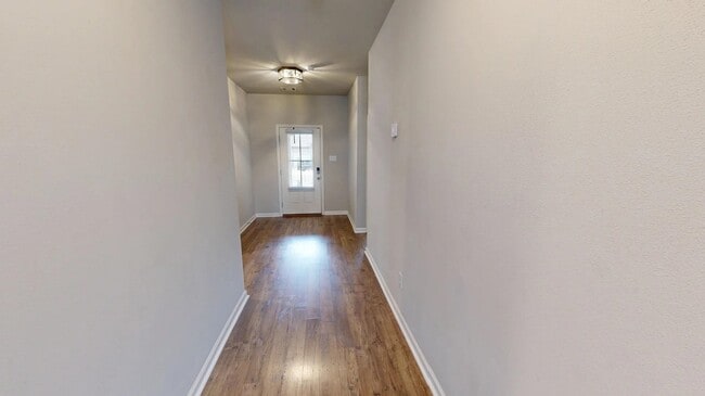 Building Photo - 3139 Crest Ln