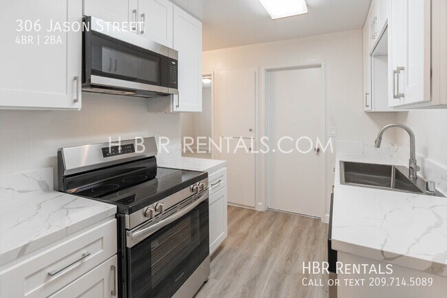 Building Photo - 306 Jason St