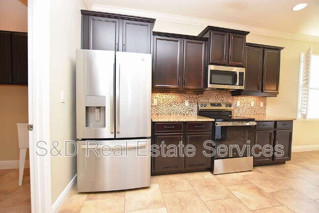 Building Photo - 1977 Wind Meadows Dr