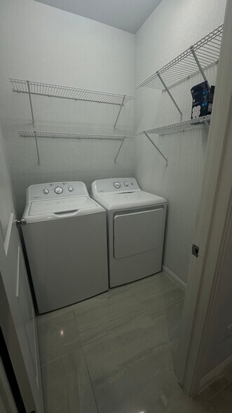 Building Photo - 501 Evening Star Cv