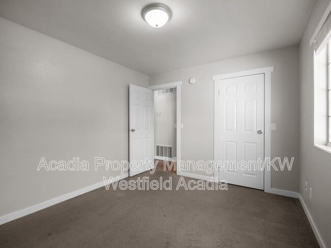 Building Photo - 100 E 600 S