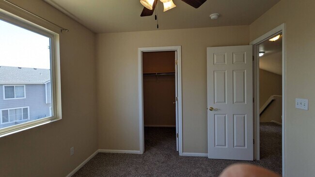Building Photo - LOVELY TWO STORY HOME IN THE RANGE AT SPRI...