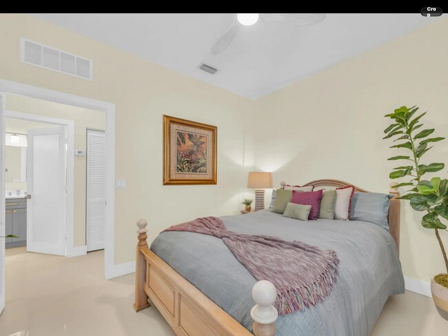 Building Photo - 253 SW Coconut Key Way