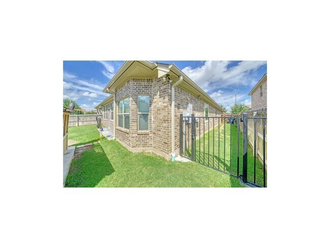 Building Photo - 2531 Kinnersley Ln