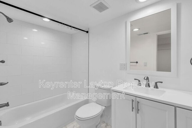 Building Photo - 955 N 800 E