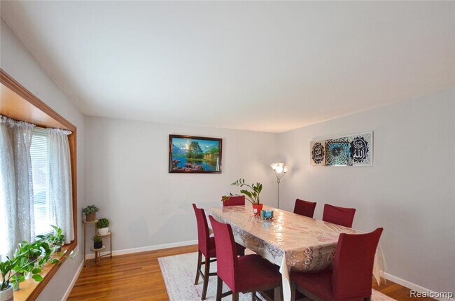 Building Photo - 37653 Longacre Dr