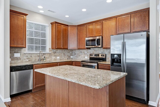 Building Photo - 1038 Ileagnes Rd