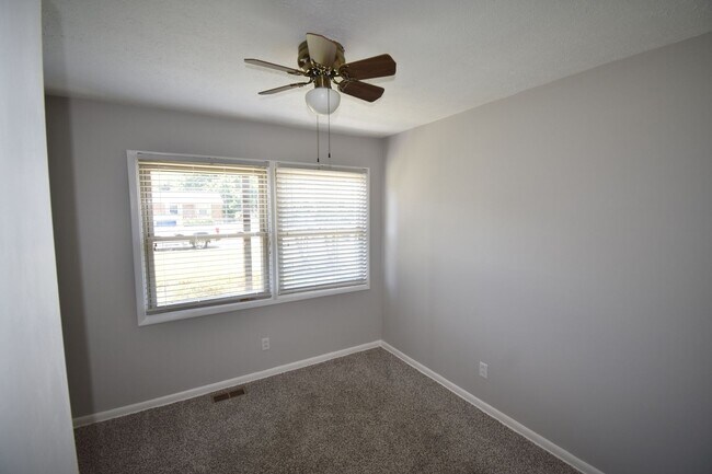 Building Photo - Coming Soon 3 Bedroom and 2 Bath Home (Pets Considered)