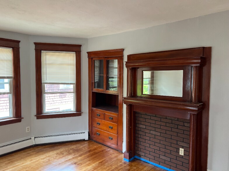 Building Photo - 33 Beaver St